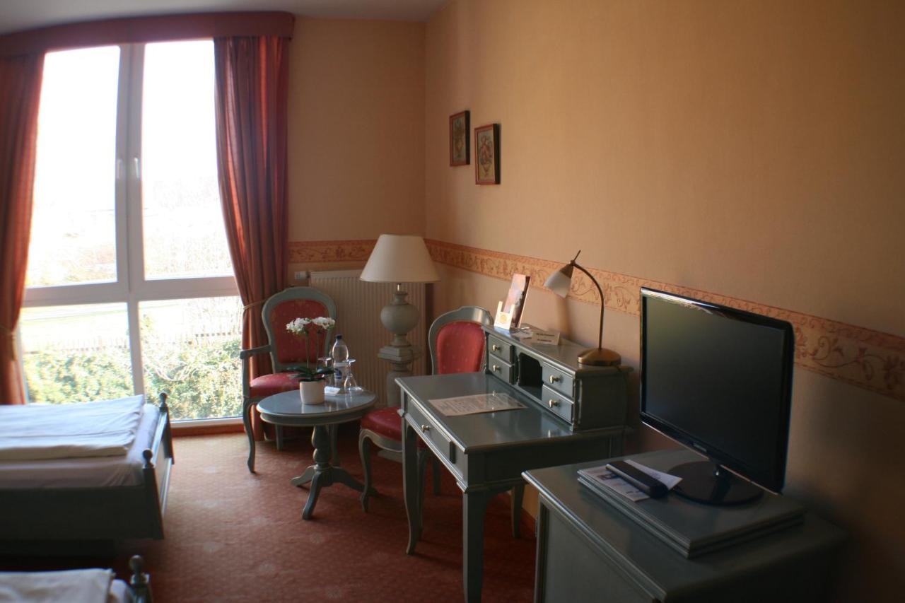 Kurpark Hotel Bad Lauchstaedt Екстер'єр фото